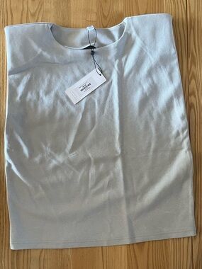 Light Grey Sleeveless Knit Top W/Shoulder Pads